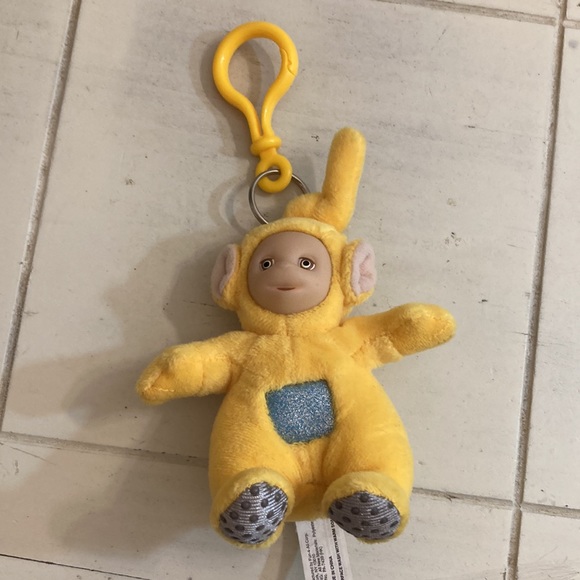 Vintage 90’s fun for all Teletubby yellow laa-laa keychain - Picture 6 of 6